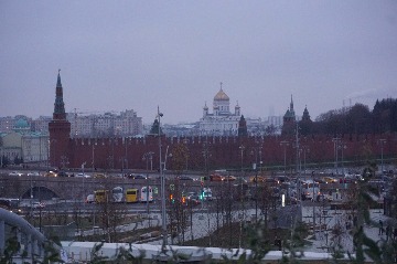 Слушатели МУПИ группы РКИ на выездном занятии в Зарядье.