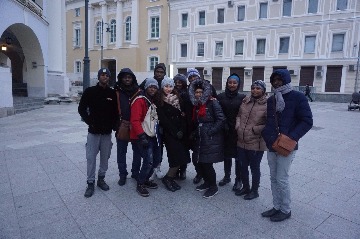 Слушатели МУПИ группы РКИ на выездном занятии в Зарядье.